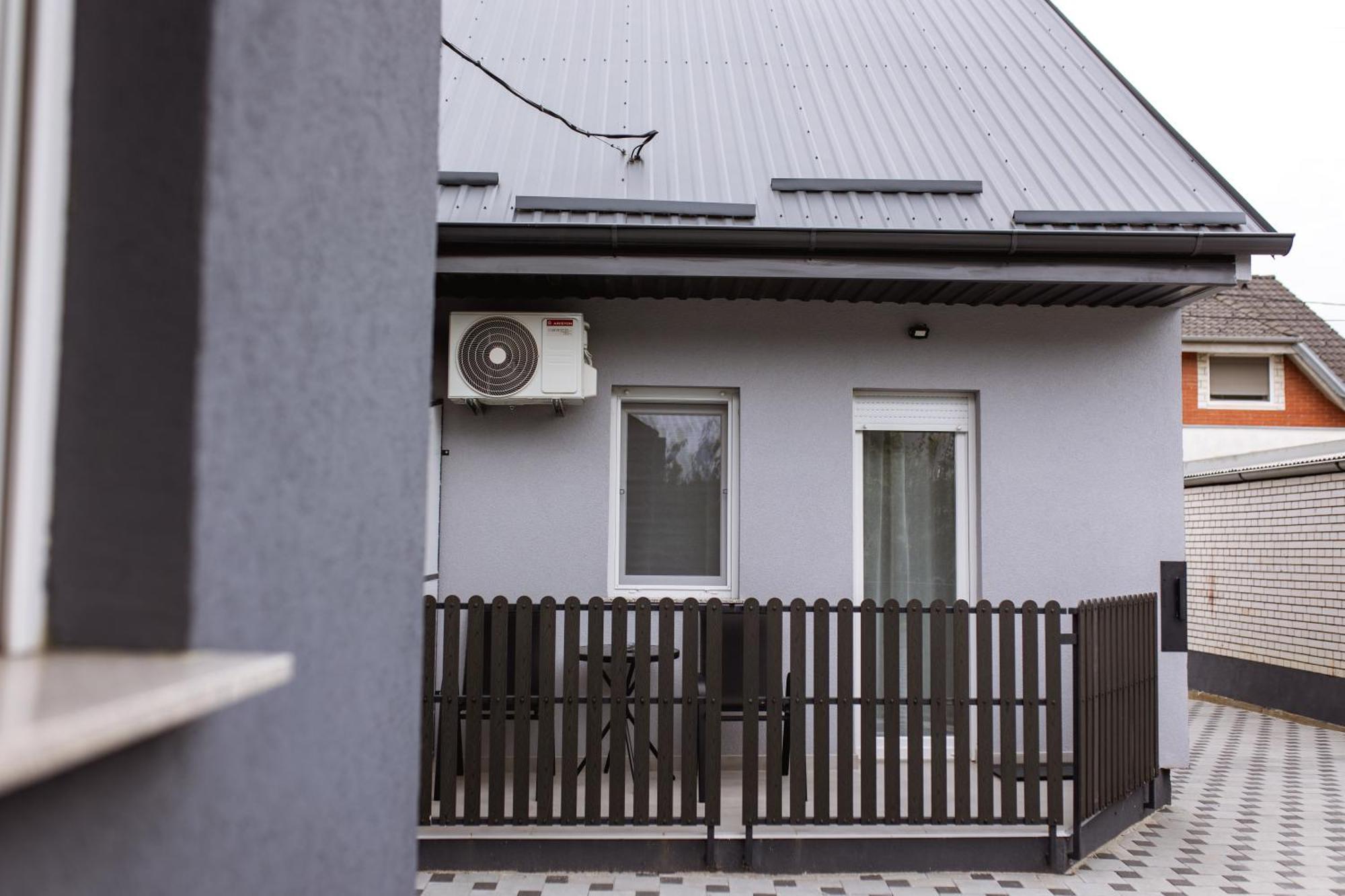 Cozy Studio Apartment In Osijek - Self Check In Eksteriør bilde
